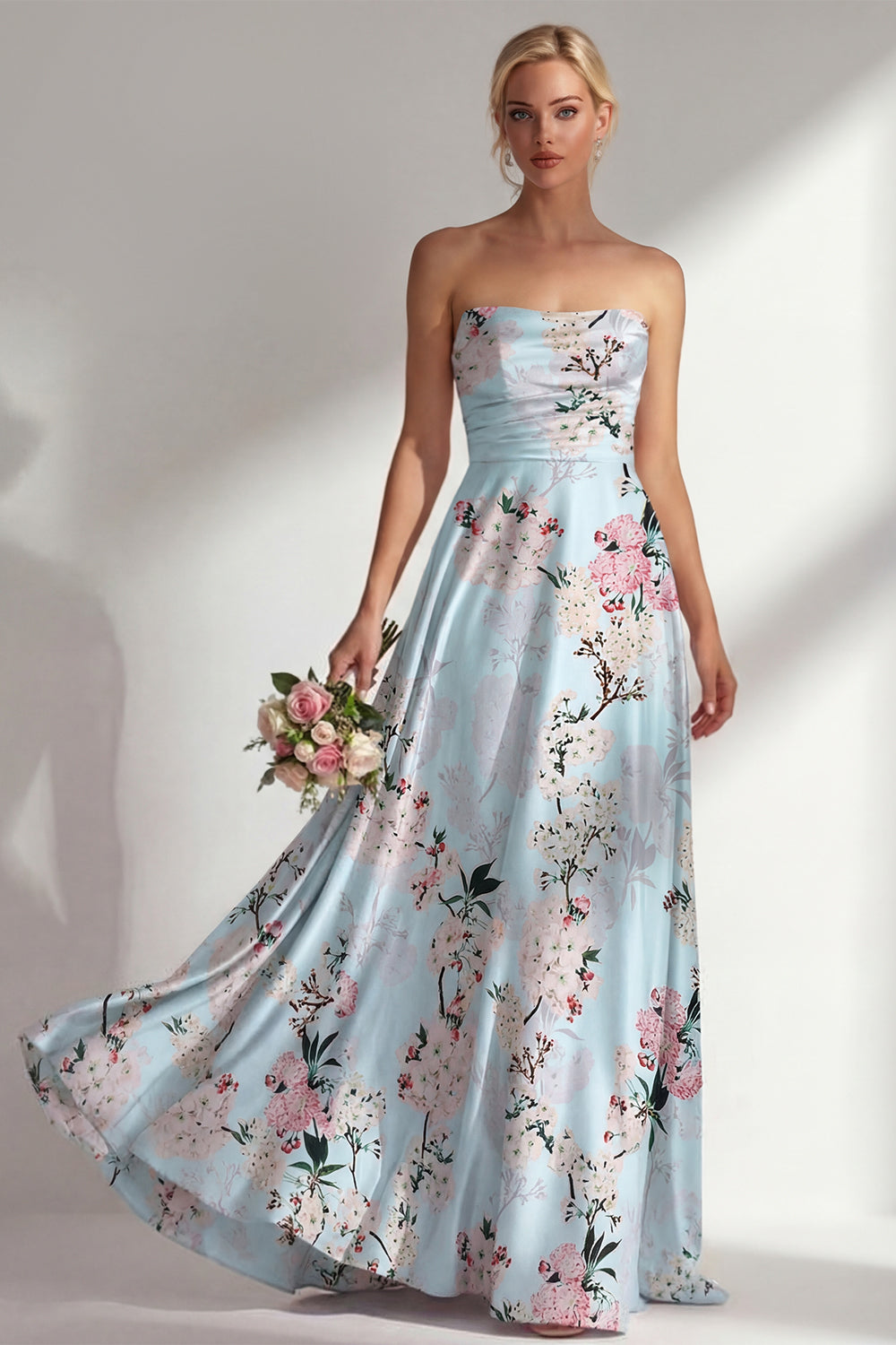 Robe longue de demoiselle d'honneur imprimée ligne A bustier bleu floral