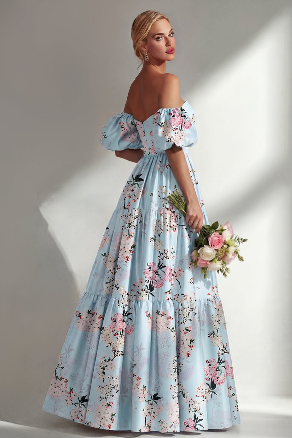 Robe longue de demoiselle d'honneur trapèze rose sans bretelles à fleurs avec manches bouffantes