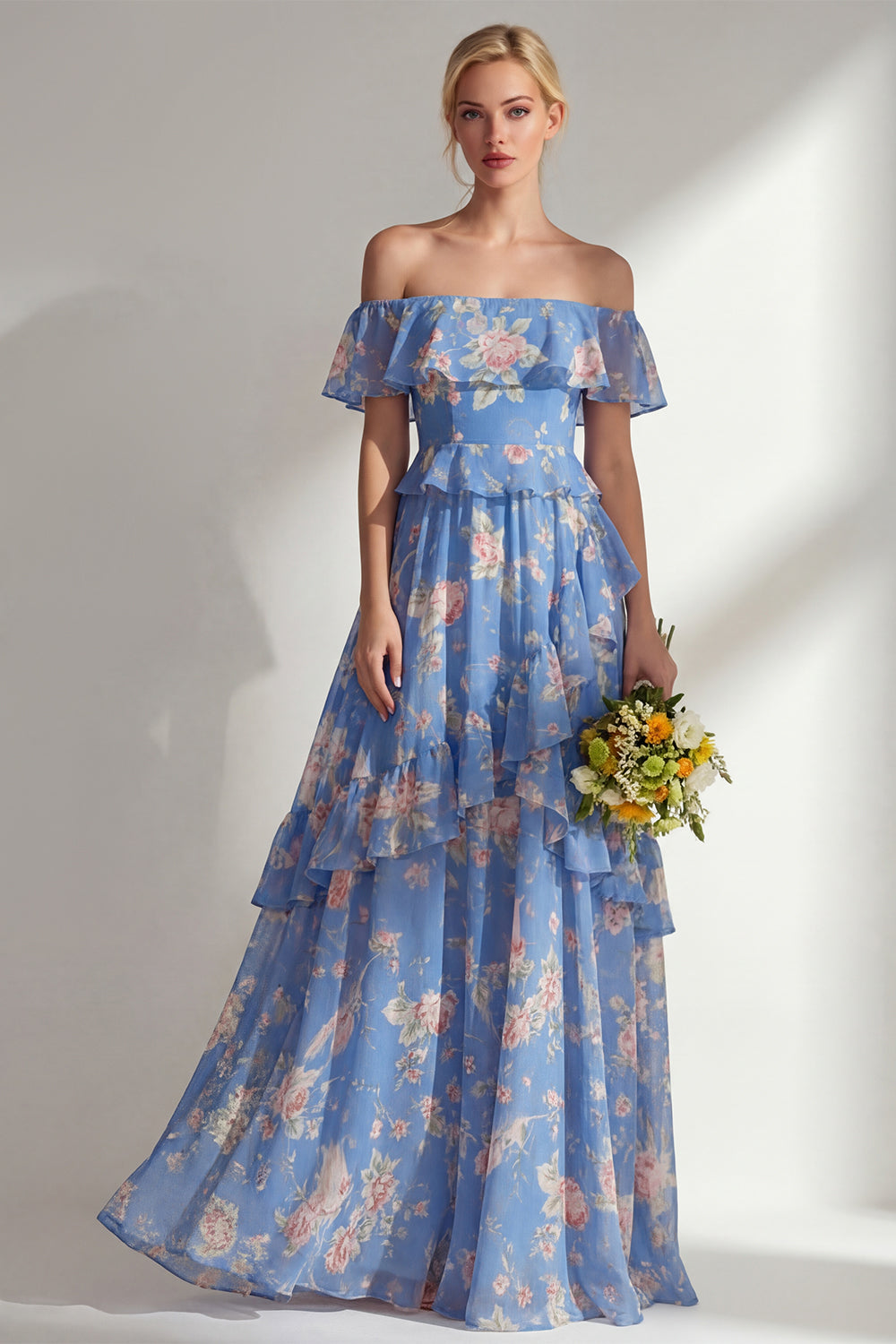 Robe de demoiselle d'honneur longue en mousseline jaune et rose à fleurs, coupe trapèze, épaules dénudées et volants