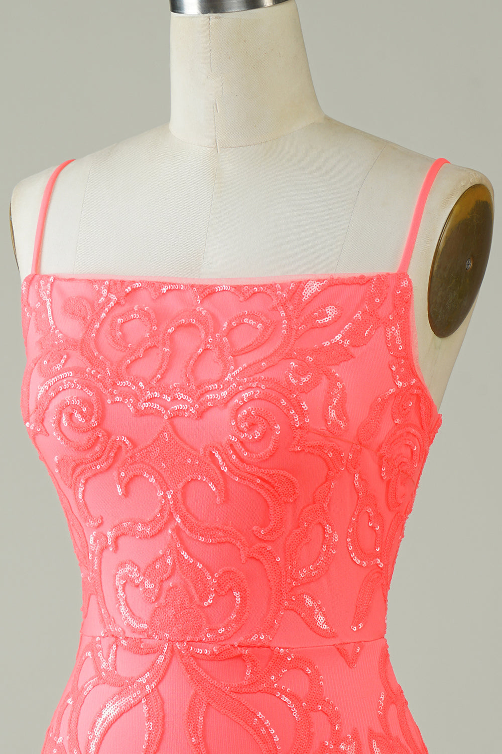 Robe de bal moulante courte à bretelles spaghetti, couleur pêche à paillettes