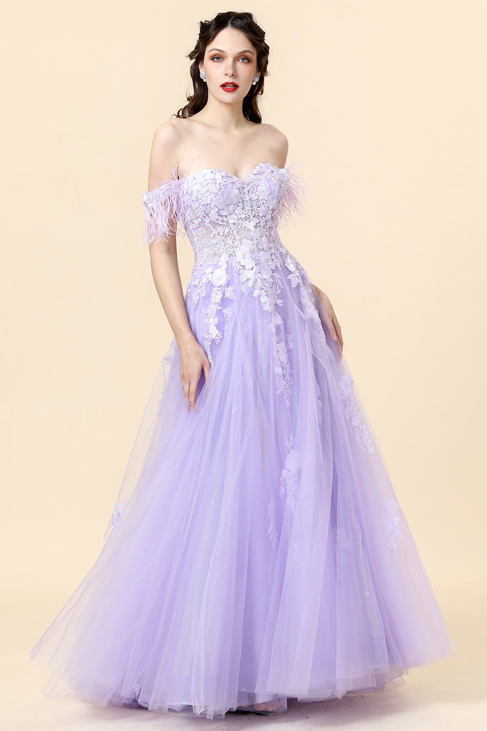 Robe de bal longue violette en ligne A avec applications