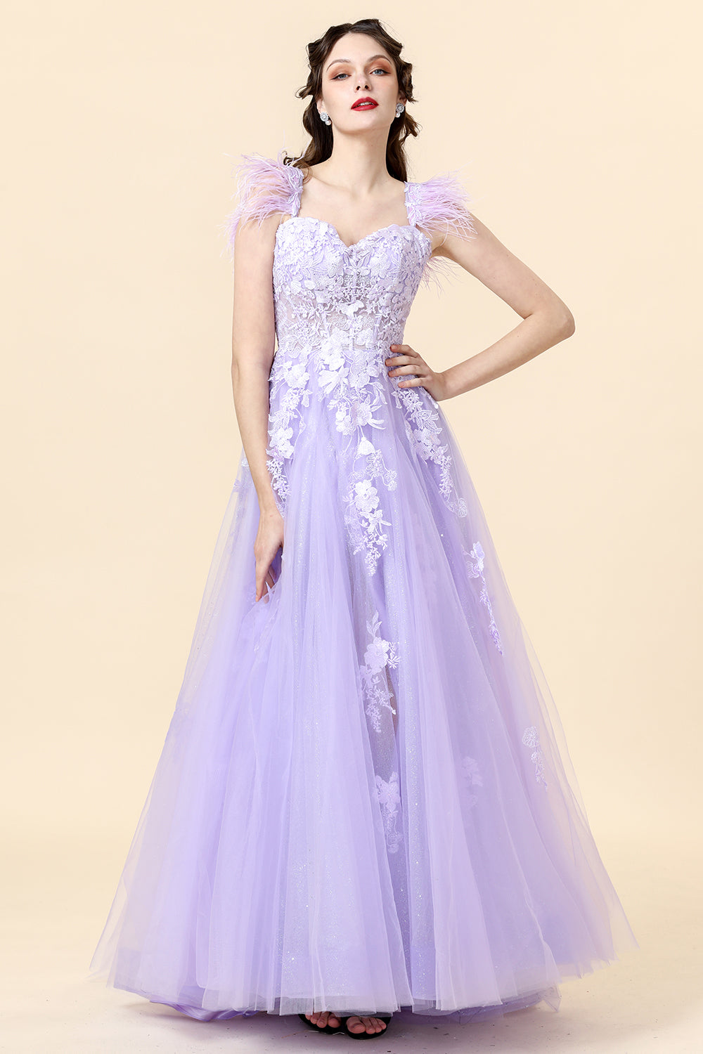 Robe de bal longue violette en ligne A avec applications