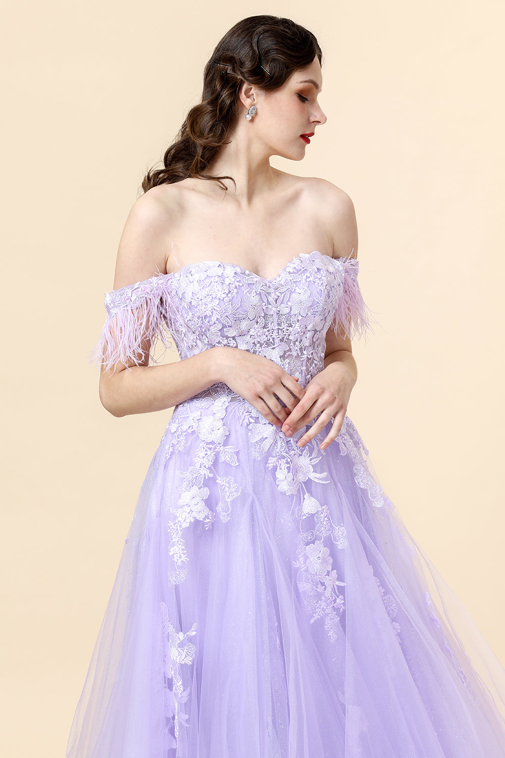 Robe de bal longue violette en ligne A avec applications