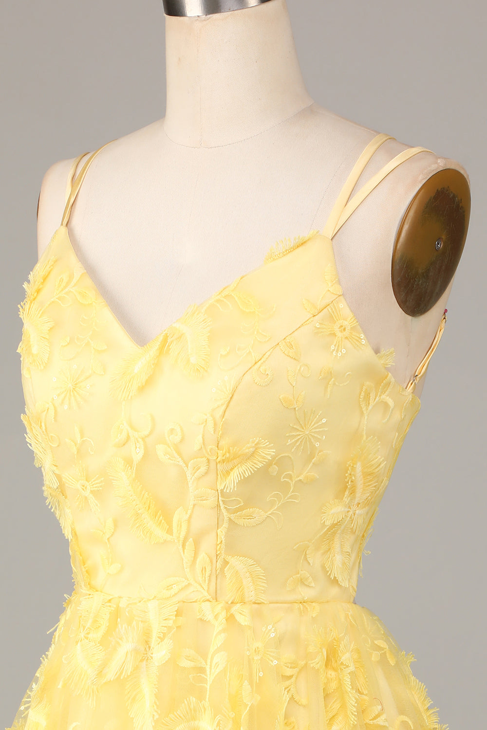 Robe Courte de Demoiselle d'Honneur Jaune Évasée à Bretelles Fines avec Appliques Keep Glowing