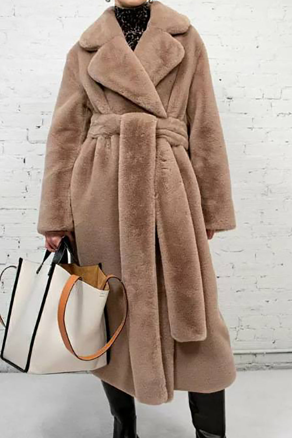 Manteau long ceinturé ouvert sur le devant en fausse fourrure et peau de mouton synthétique kaki