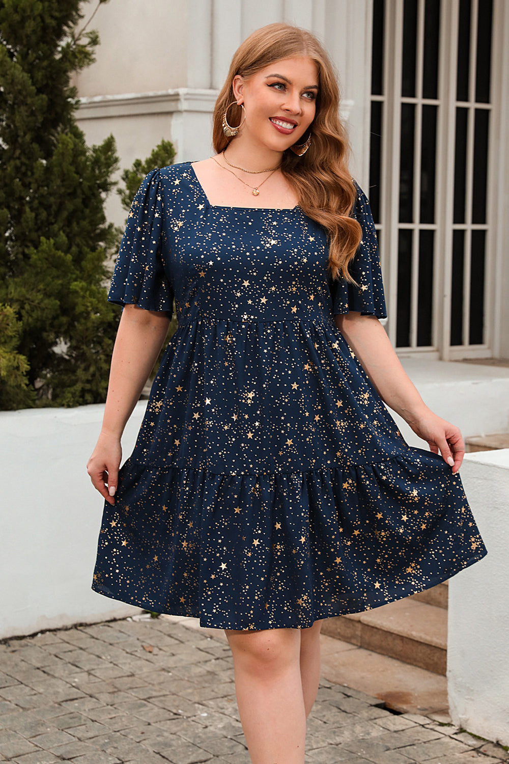 Robe de Noël en velours vert coupe ligne à encolure carrée grande taille