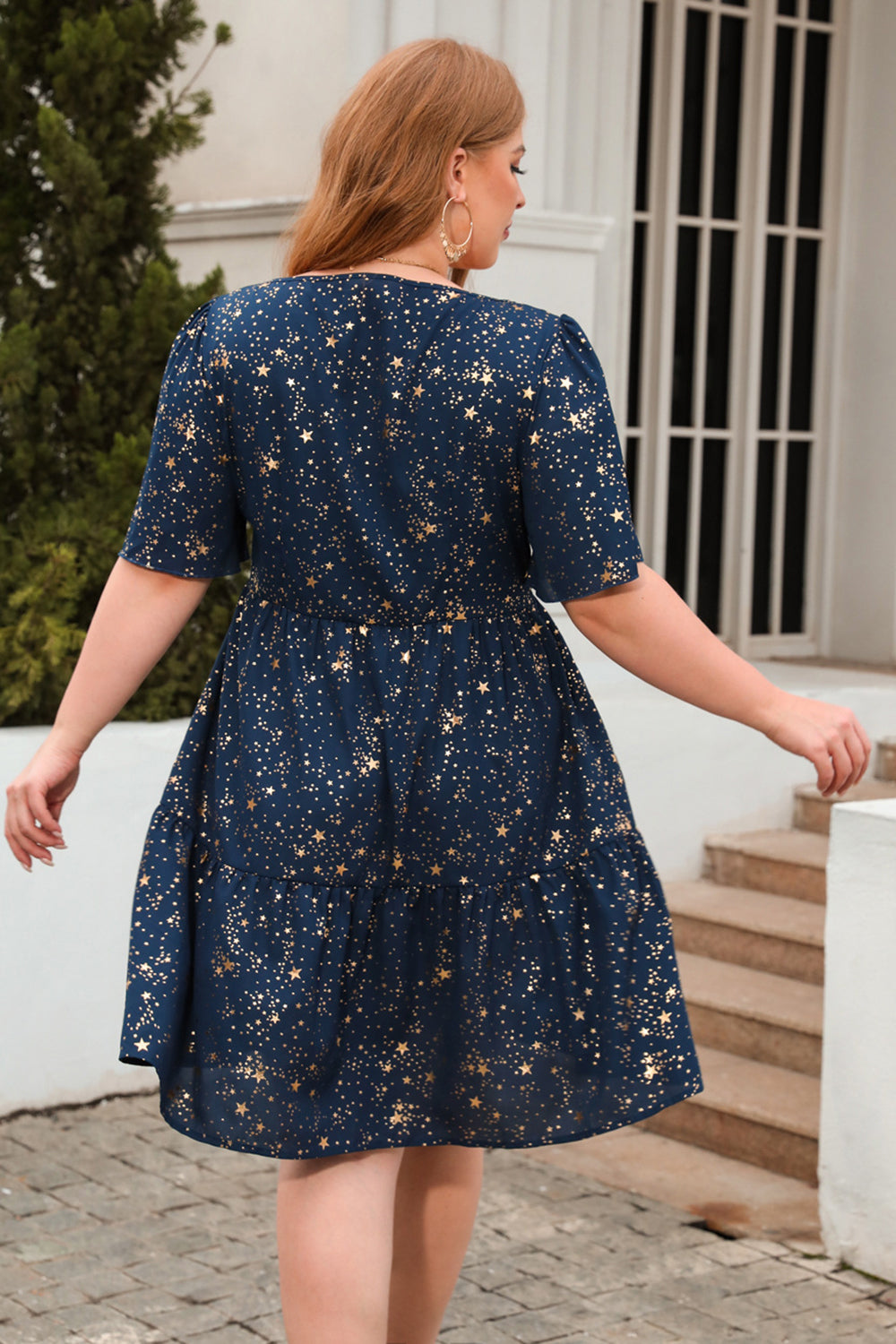 Robe de Noël en velours vert coupe ligne à encolure carrée grande taille