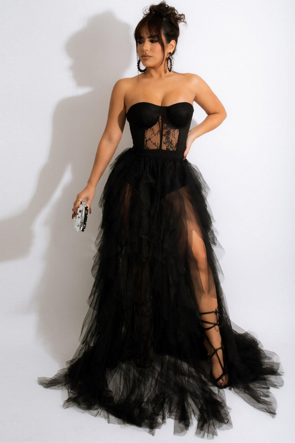 Robe de bal noire en tulle cœur avec fente