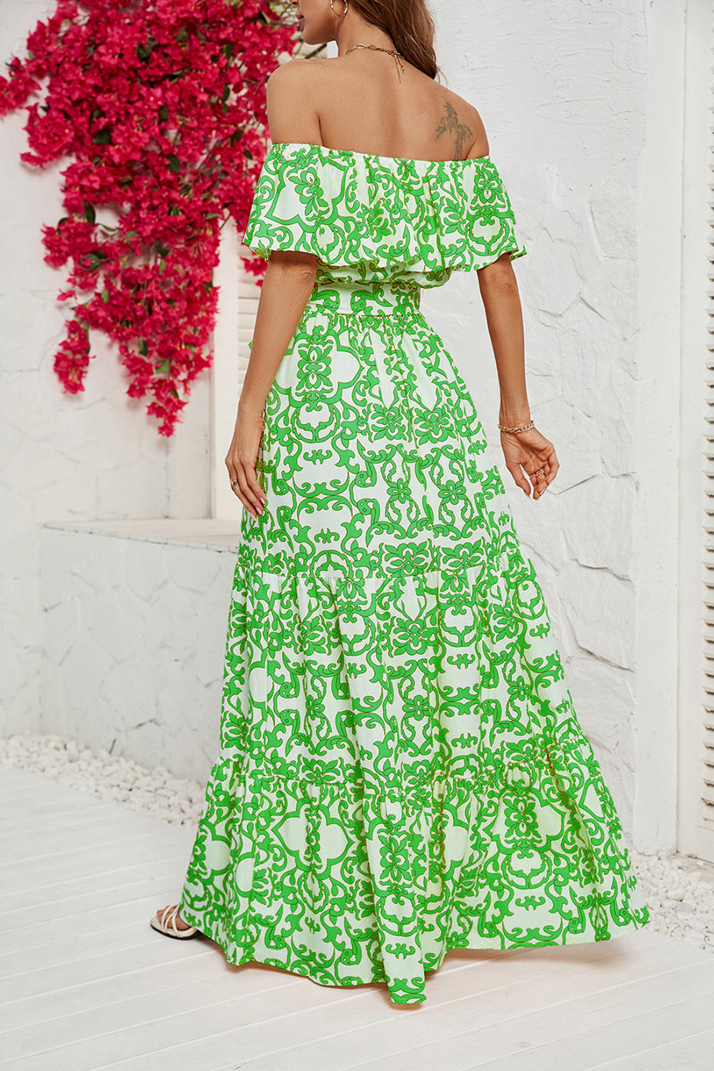 Robe longue d'été imprimée jaune épaules dénudées