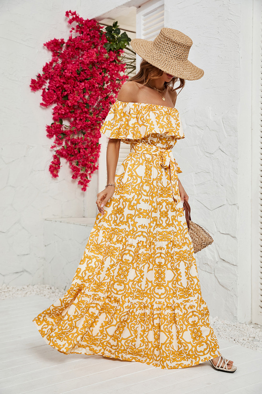 Robe longue d'été imprimée jaune épaules dénudées