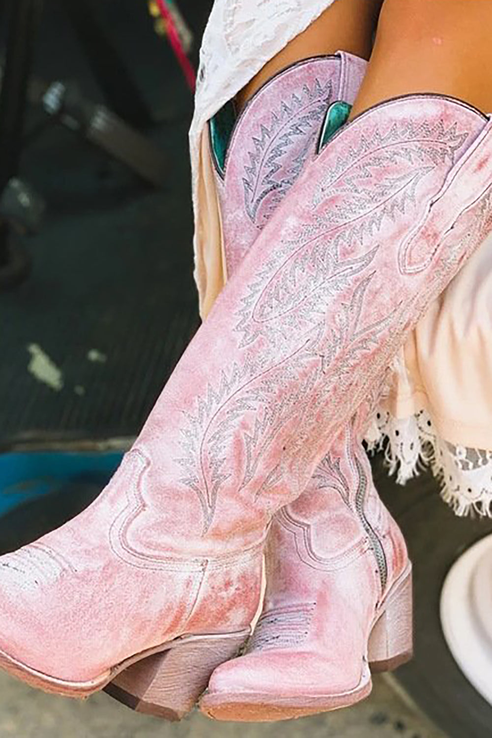 Bottes de cow-girl bohèmes mi-mollet brodées Dusty Rose