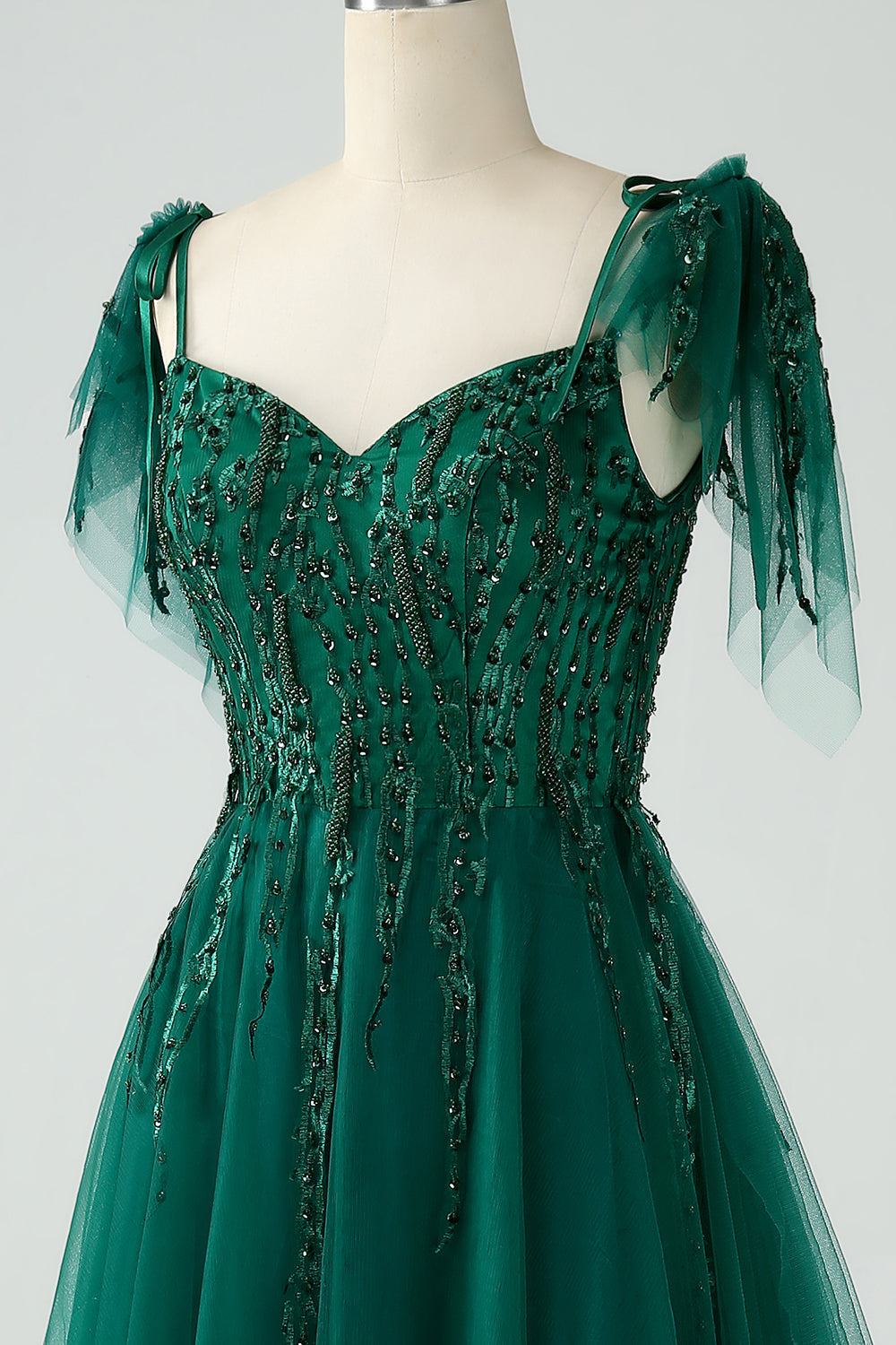 Robe de bal longue en tulle vert foncé trapèze à fines bretelles avec perles