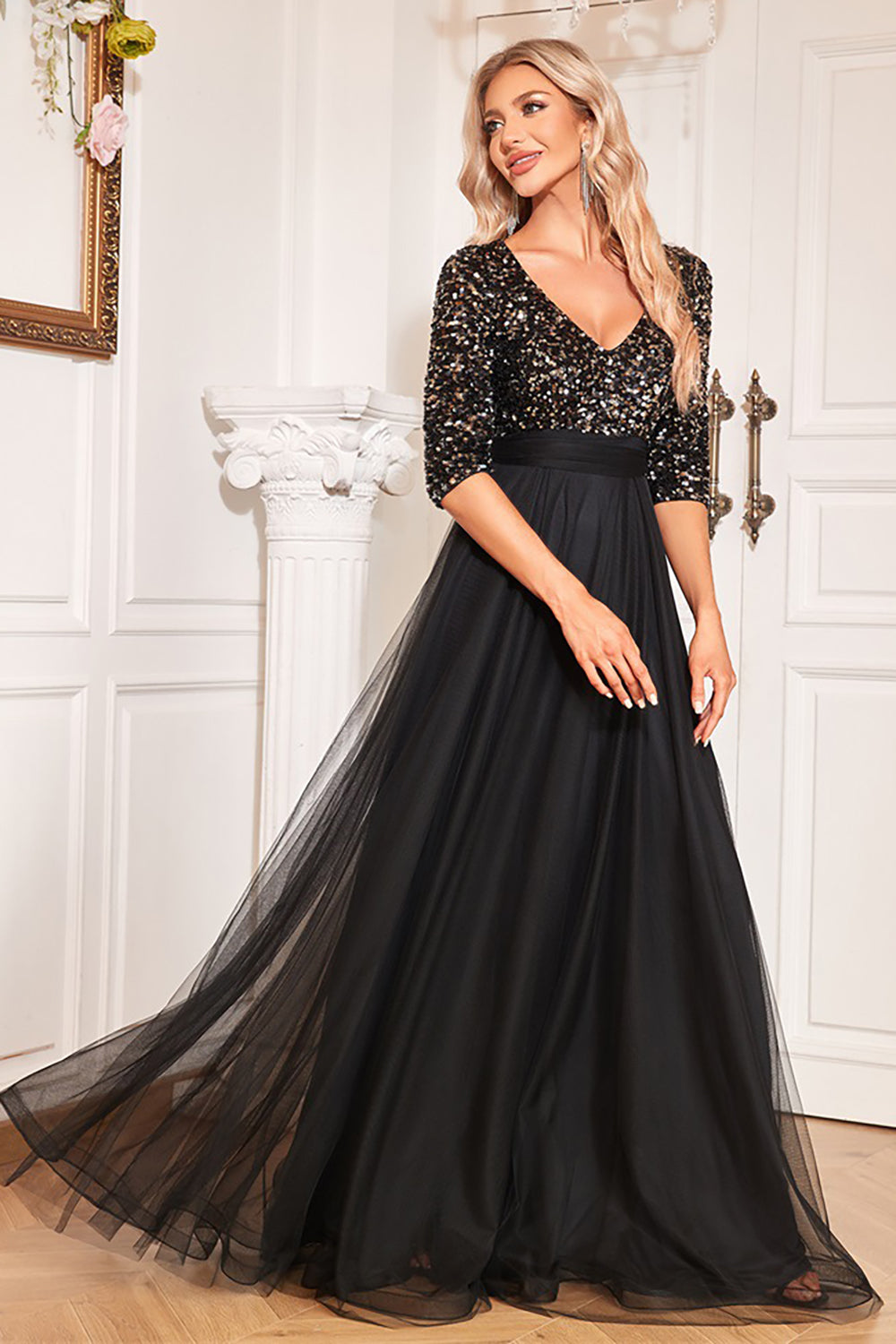 Robe de bal noire trapèze décolleté en V manches courtes à sequins