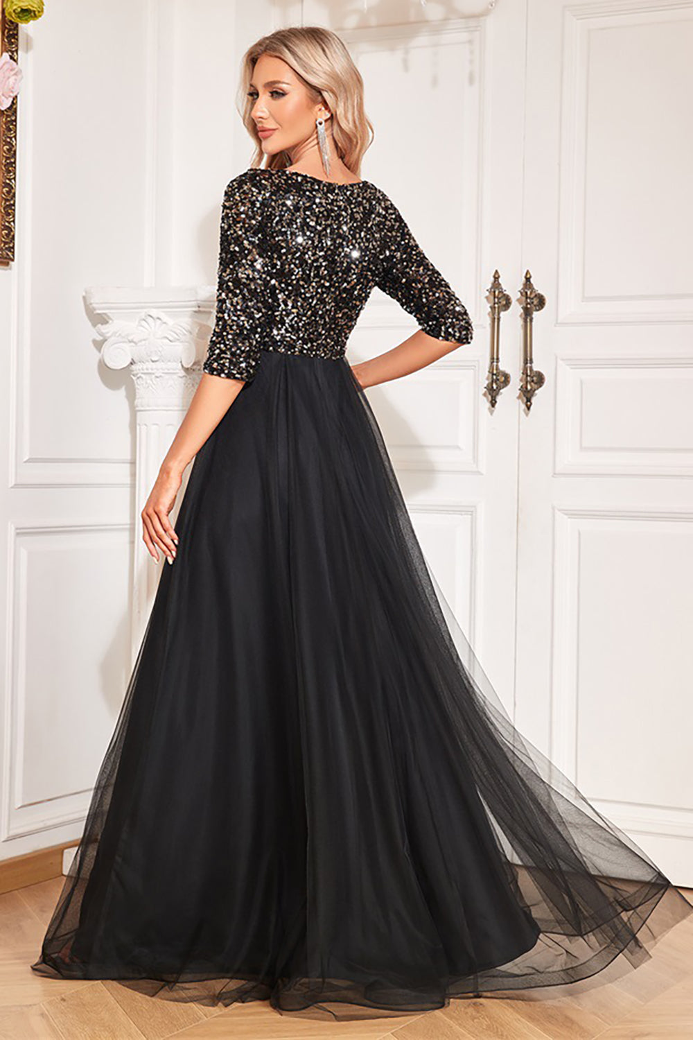Robe de bal noire trapèze décolleté en V manches courtes à sequins