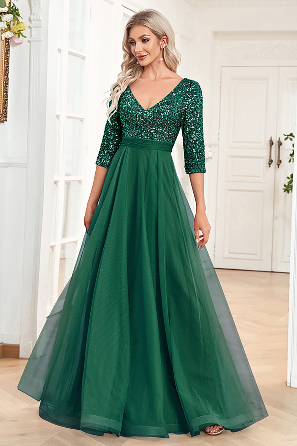 Robe de bal noire trapèze décolleté en V manches courtes à sequins