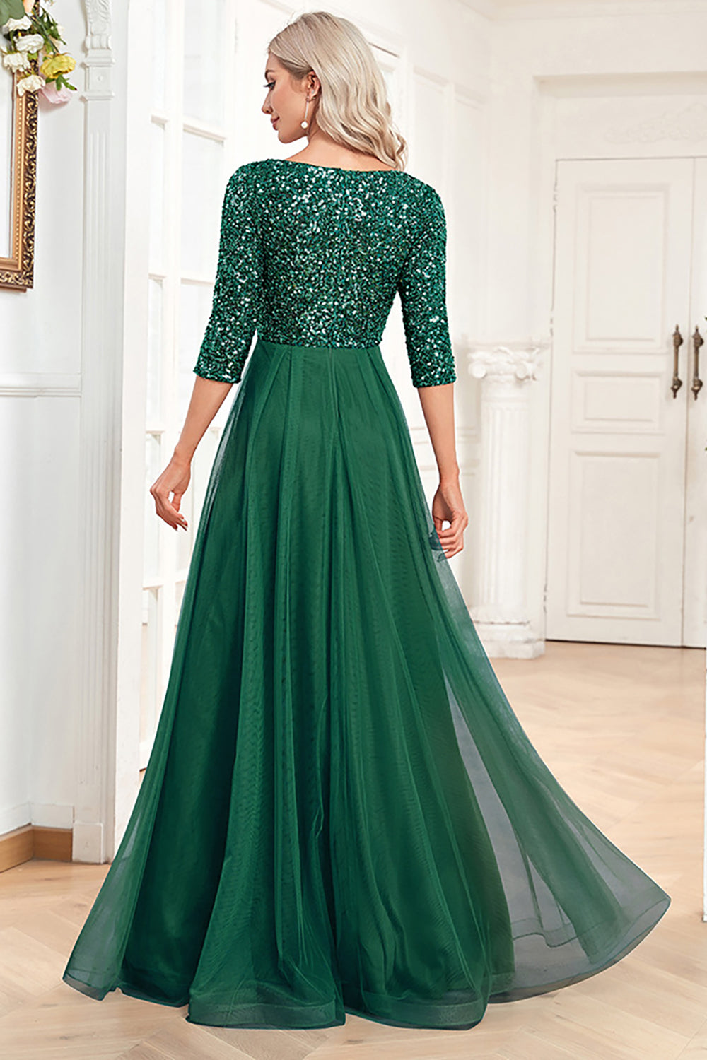 Robe de bal noire trapèze décolleté en V manches courtes à sequins