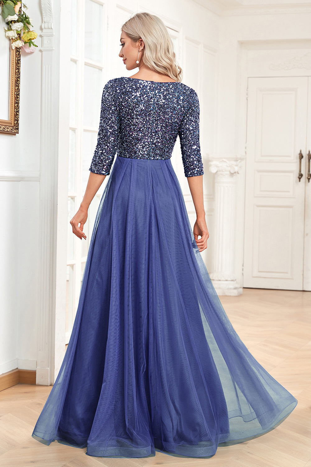 Robe de bal noire trapèze décolleté en V manches courtes à sequins