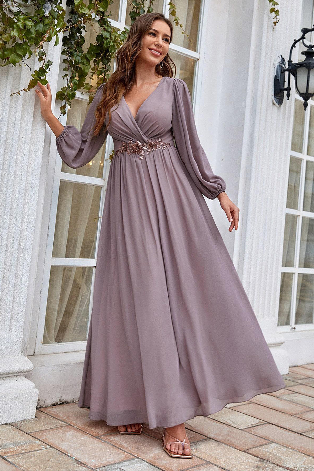 Robe de mariée coupe trapèze bordeaux à manches longues pour la mère de la mariée
