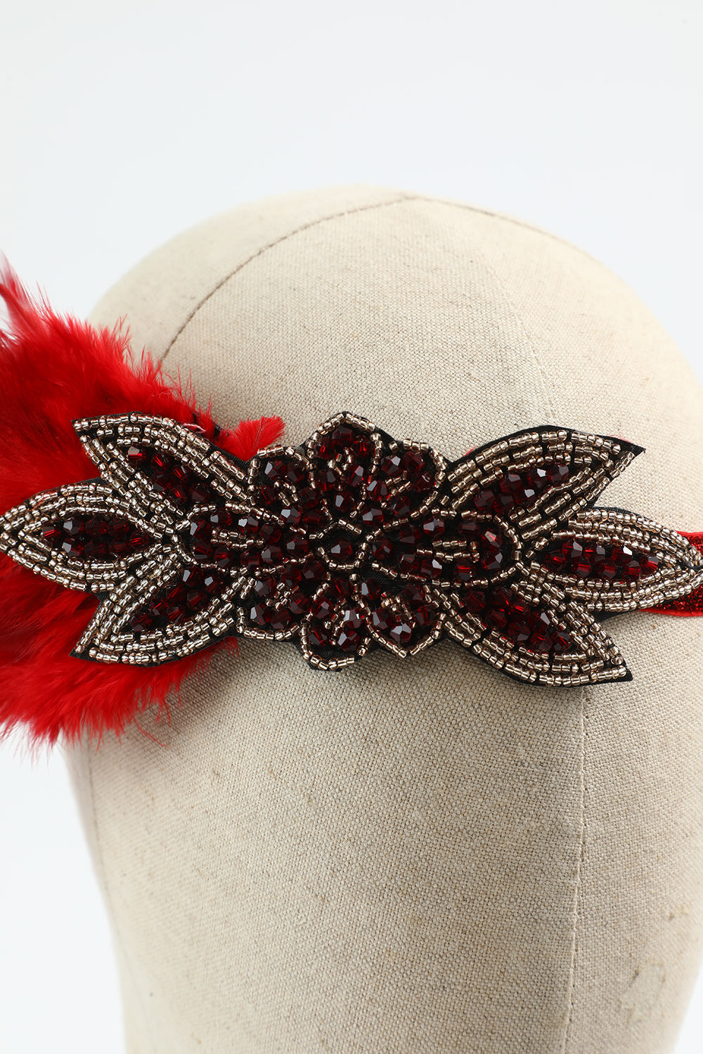 Ensemble d'accessoires de fête Rouges des années 1920, cinq pièces