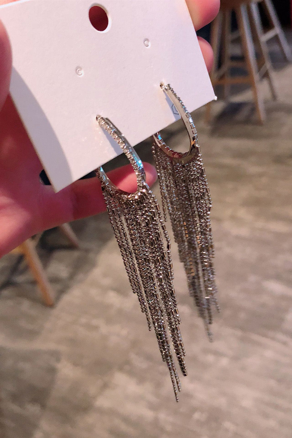 Boucles d'oreilles longues à pampilles en strass