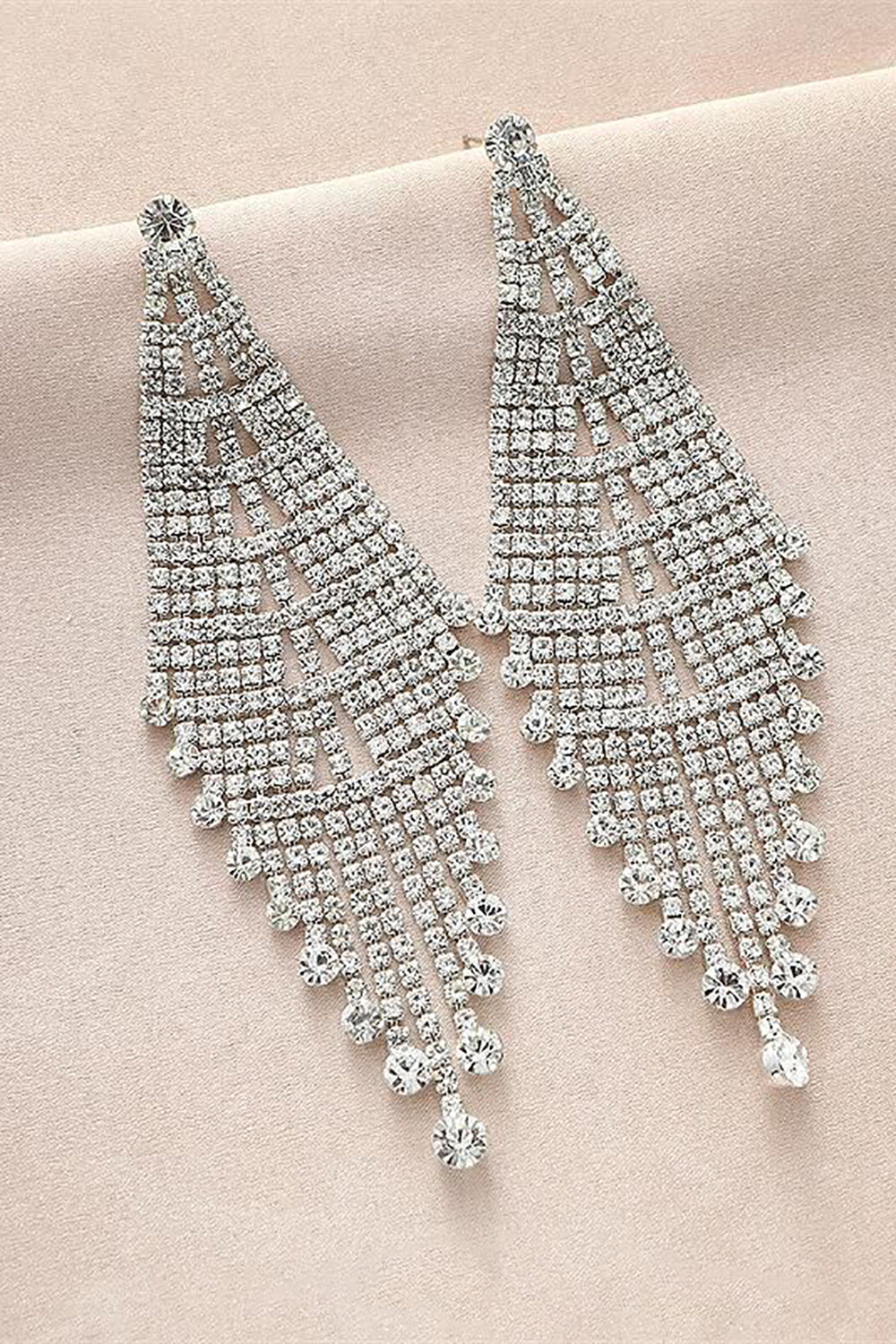 Pendientes largos de brillantes de plata con pedrería