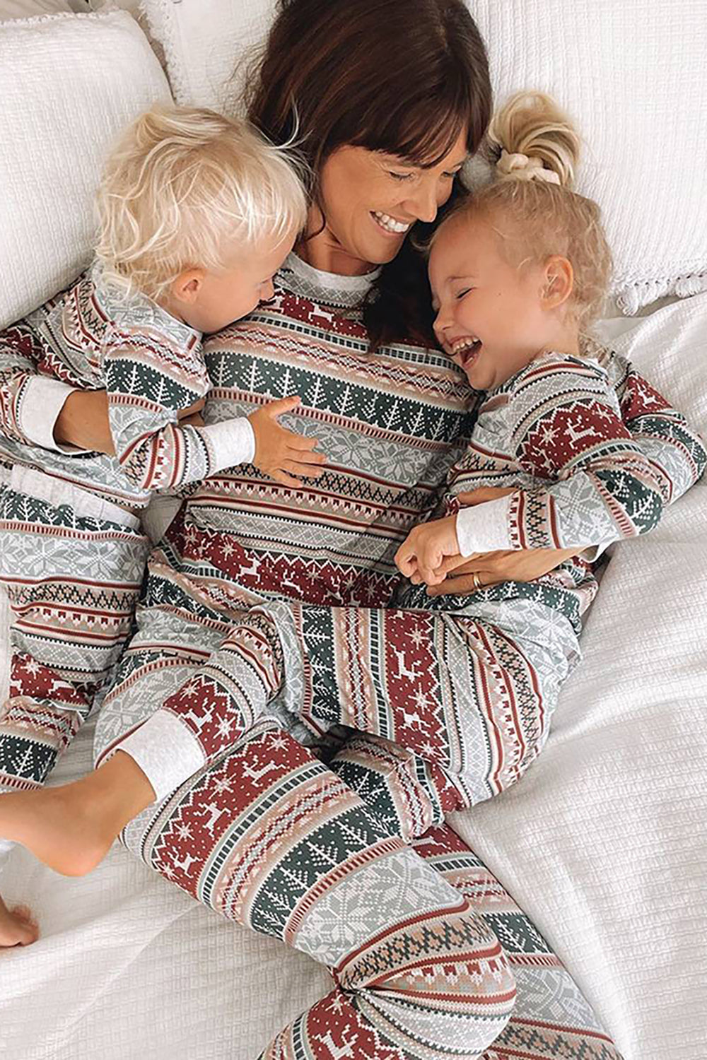 Pijamas Familiares a Juego de Navidad con Rayas de Patrón Gris