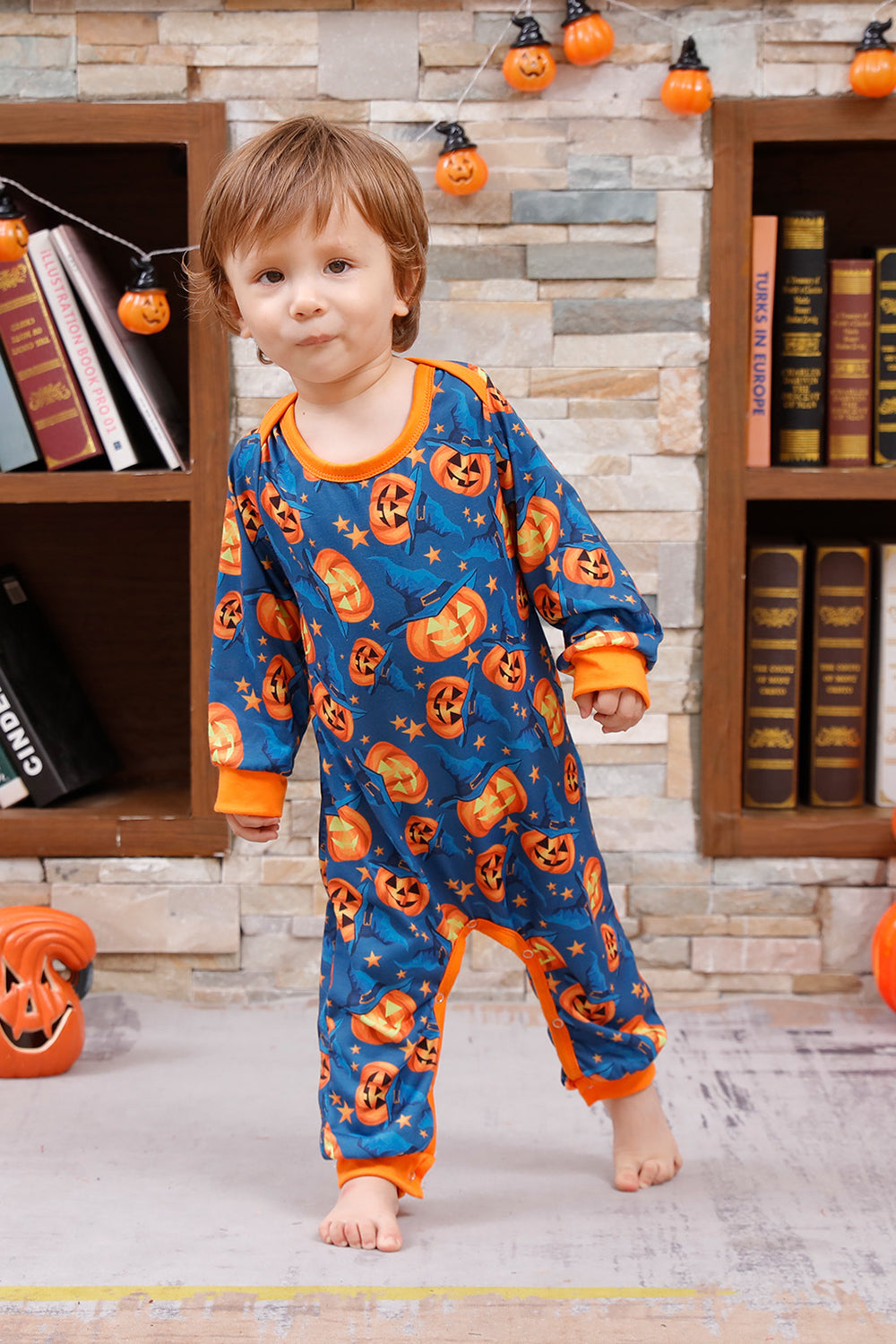 Pyjama d'Halloween familial à manches longues avec imprimé citrouille orange