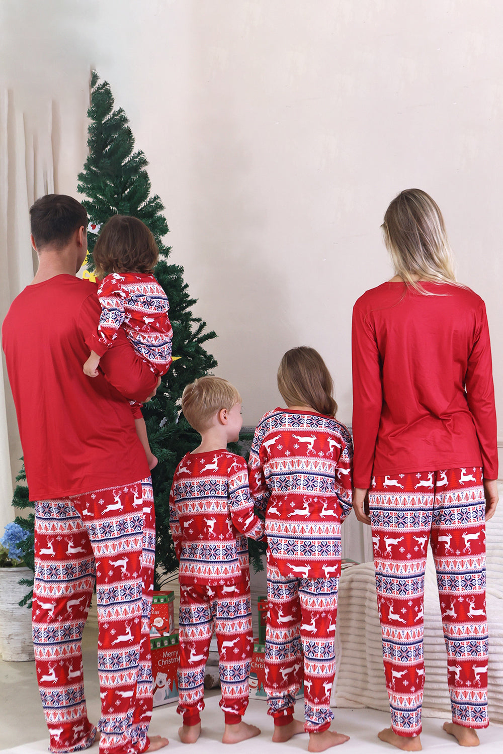 Red Winter Print Family Christmas Pajamas