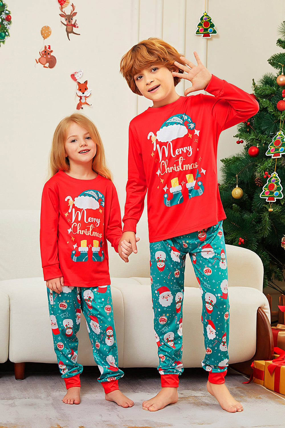 Pyjamas de Noël rouges assortis pour toute la famille avec imprimé Père Noël