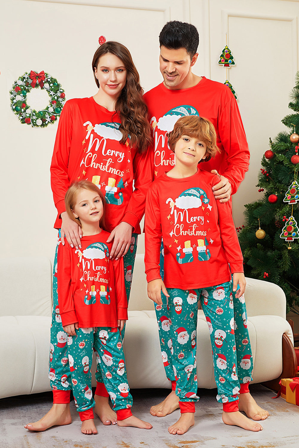 Pyjamas de Noël rouges assortis pour toute la famille avec imprimé Père Noël