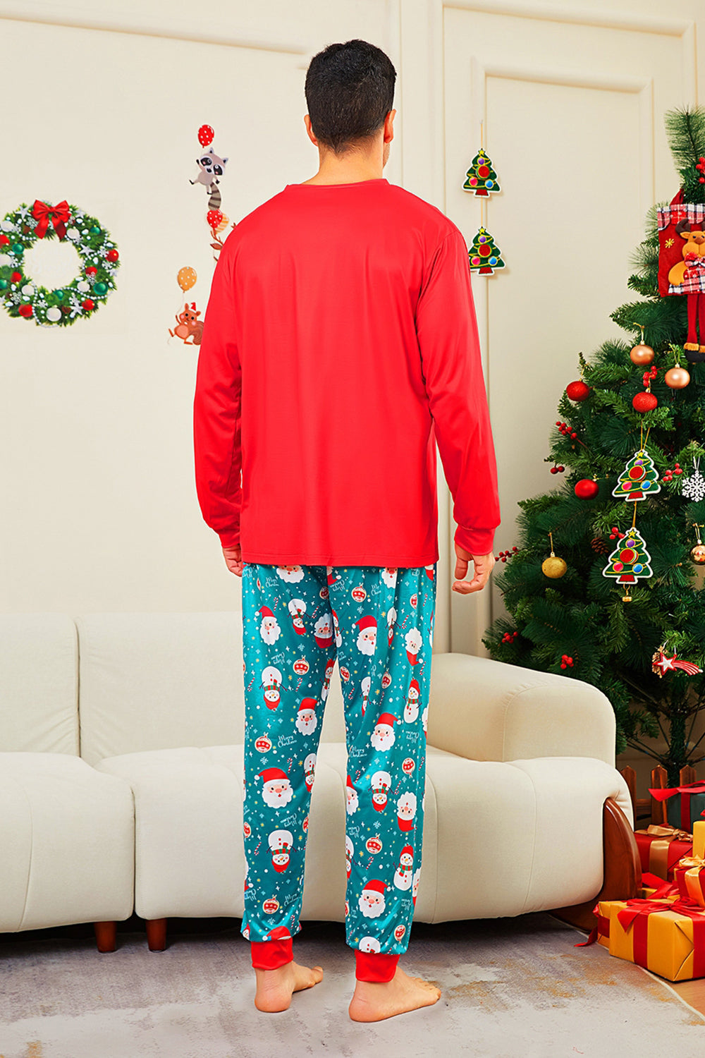Pyjamas de Noël rouges assortis pour toute la famille avec imprimé Père Noël
