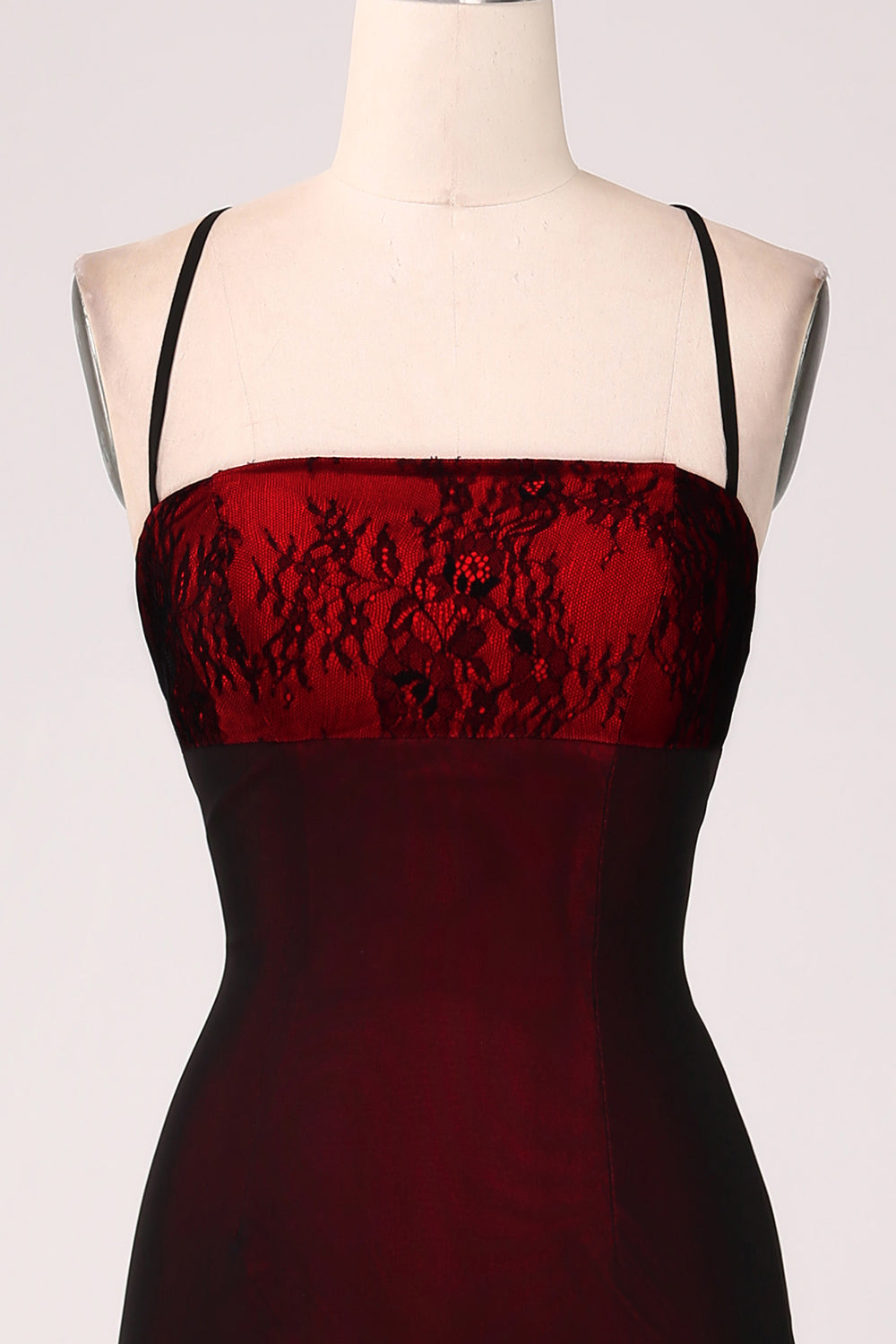 Robe de demoiselle d'honneur noire et rouge fourreau avec dos lacé