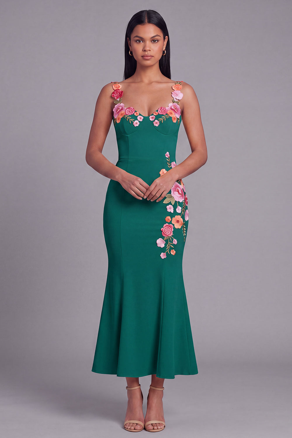 Robe longue de sirène jaune clair à fleurs avec appliques