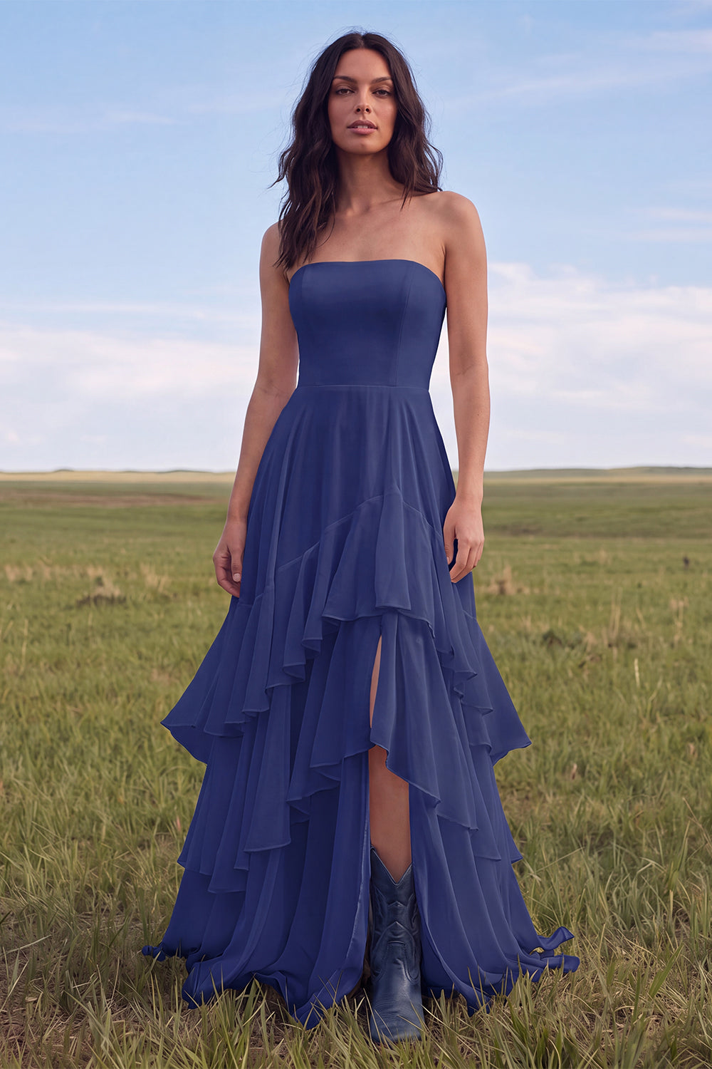 Robe de mariée bustier bohème ivoire évasée avec fente et volants