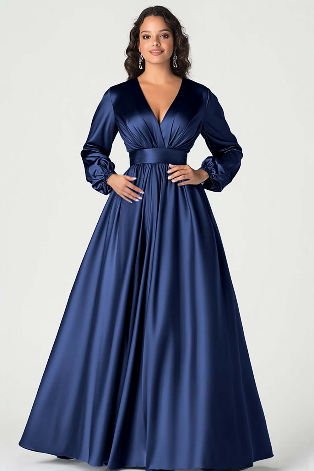 Robe de mère de la mariée en satin gris-bleu à col en V et manches longues