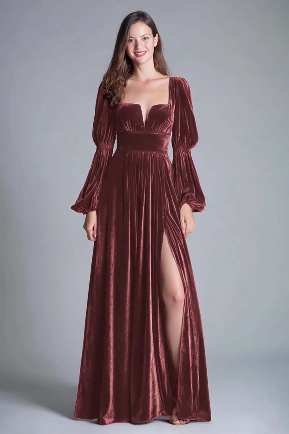 Vestido de noche formal línea A de terciopelo burdeos con cuello cuadrado y abertura