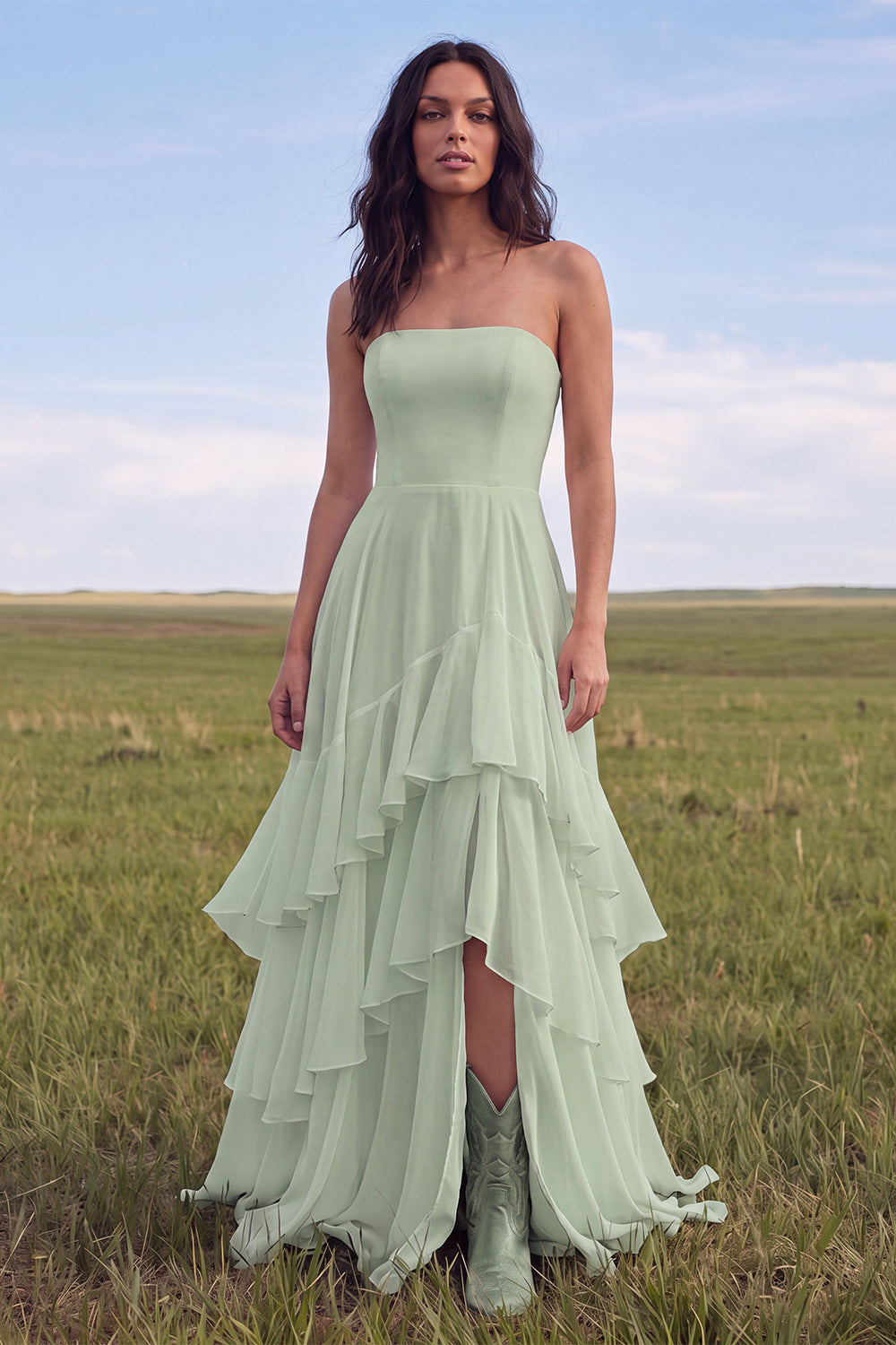 Robe de mariée bustier bohème ivoire évasée avec fente et volants