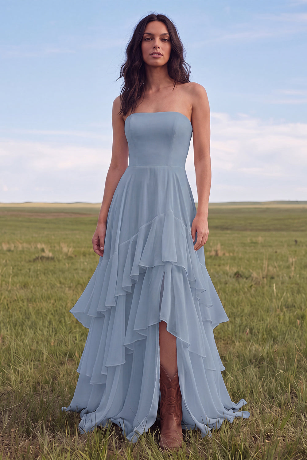 Robe de mariée bustier bohème ivoire évasée avec fente et volants