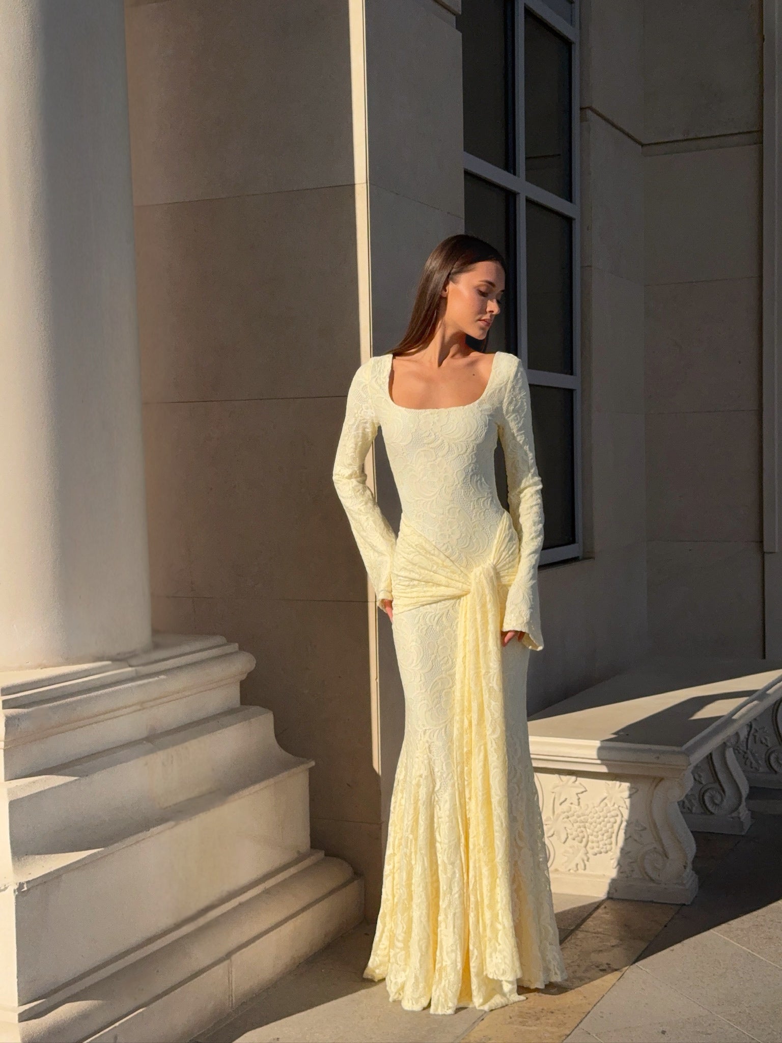 Verano Muse™ Vestido Maxi de Encaje con Manga Acampanada y Pañuelo Removible | Silueta Sirena