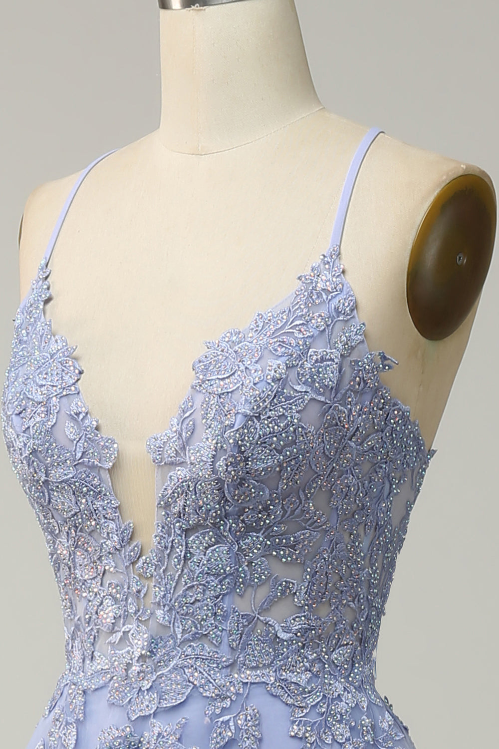 Robe de Bal Longue Lilas Clair Coupe A avec Bretelles Fines et Dos Croisé