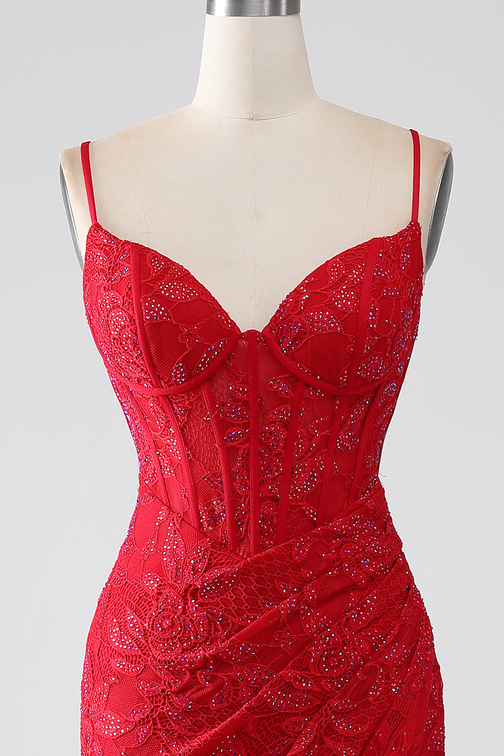 Robe de bal rouge sirène à bretelles spaghetti avec applications de dentelle perlée et fente