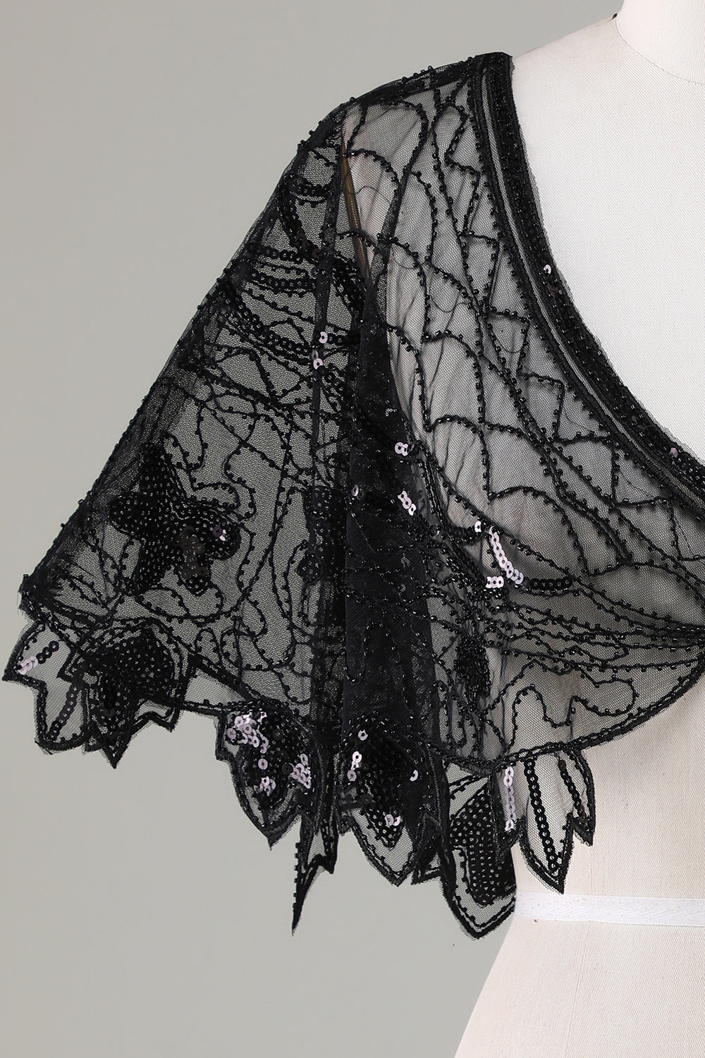 Cape noire pailletée à sequins années 20, avec perles