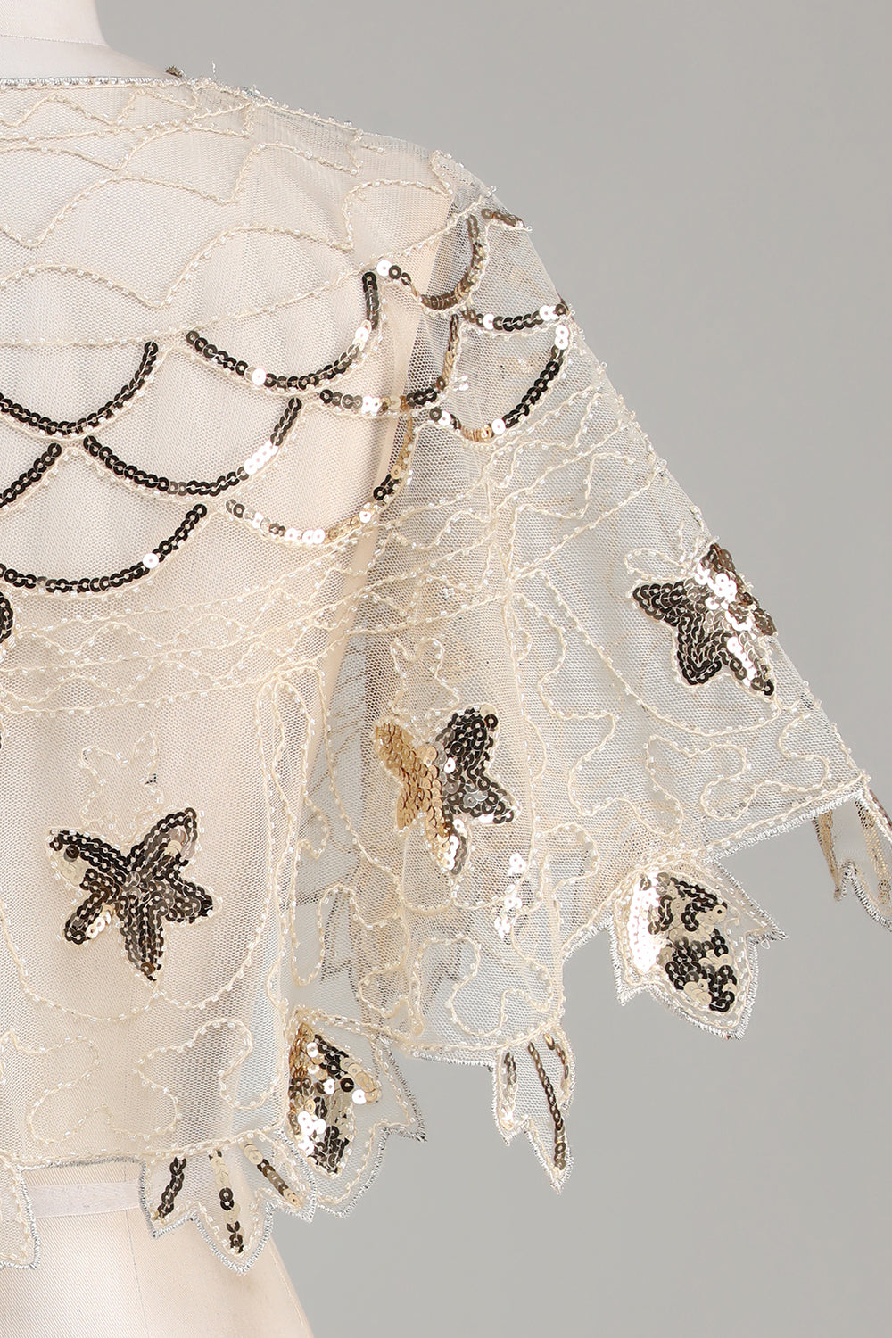 Cape noire pailletée à sequins années 20, avec perles