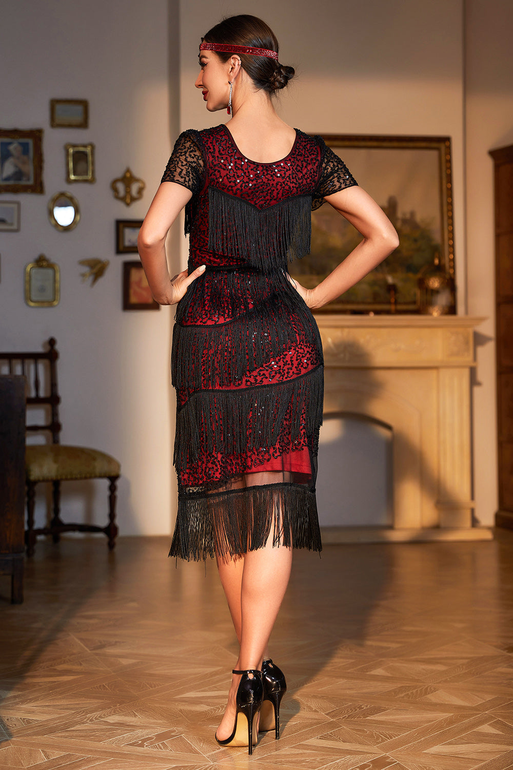 Robe Charleston noire à franges et perles Gatsby