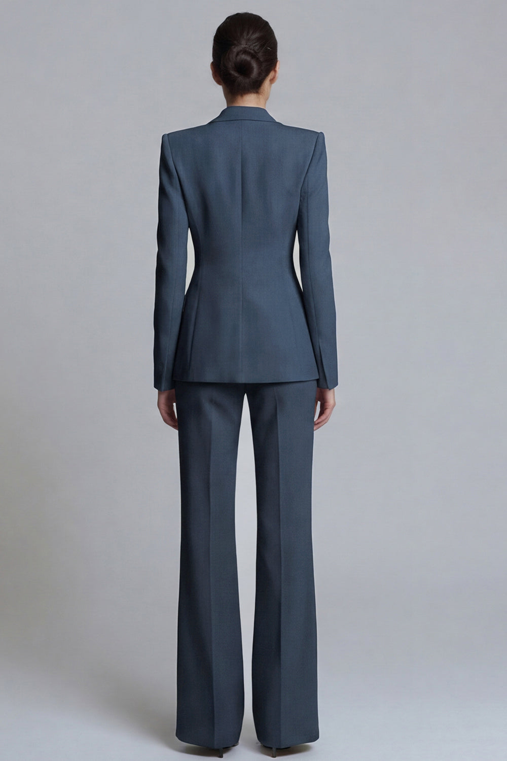 Costume de travail 2 pièces rose à revers pointus et un bouton pour femme
