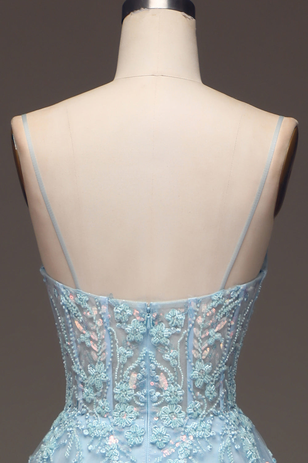Robe de bal ligne A bleu clair à sequins, bretelles spaghetti et appliques