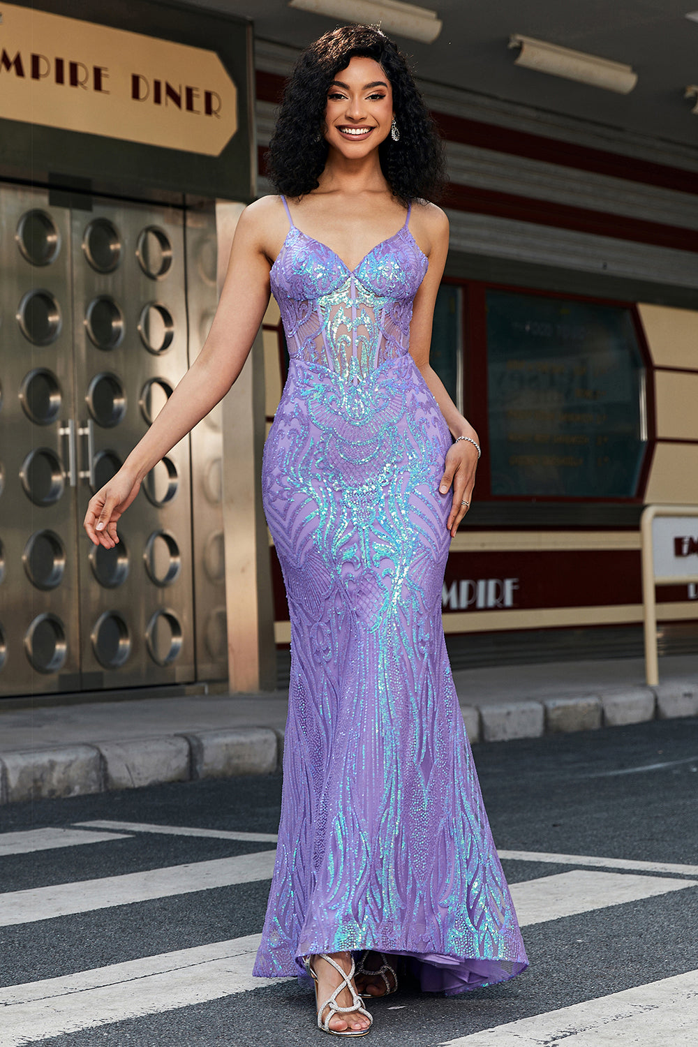 Robe de bal corset sirène élégante à fines bretelles et sequins violets