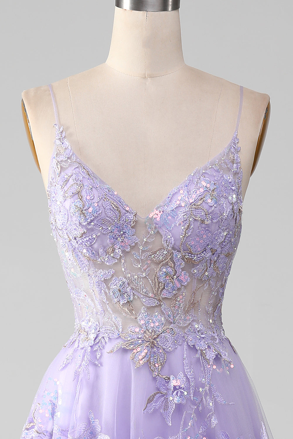 Robe de bal violette trapèze à sequins et broderies