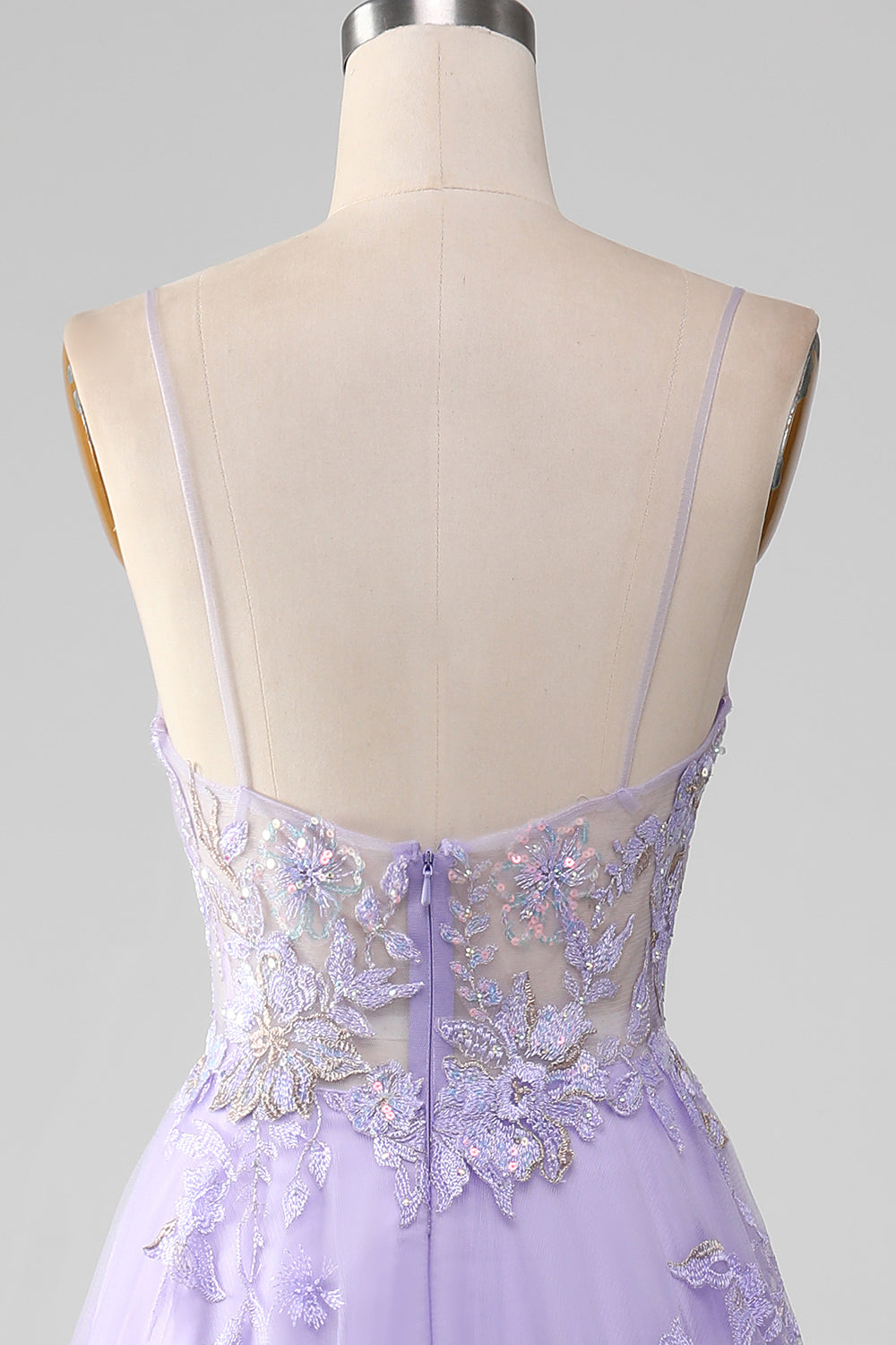 Robe de bal violette trapèze à sequins et broderies