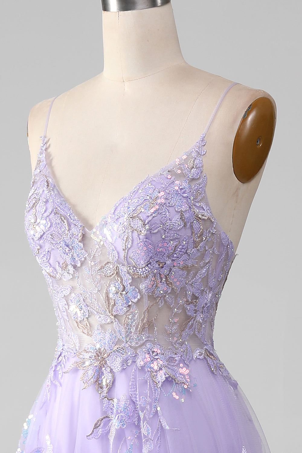 Robe de bal violette trapèze à sequins et broderies